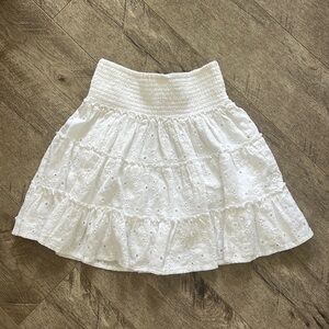 NWT American Eagle High Waisted Eyelet Flowy Skirt Color: White Size: XS